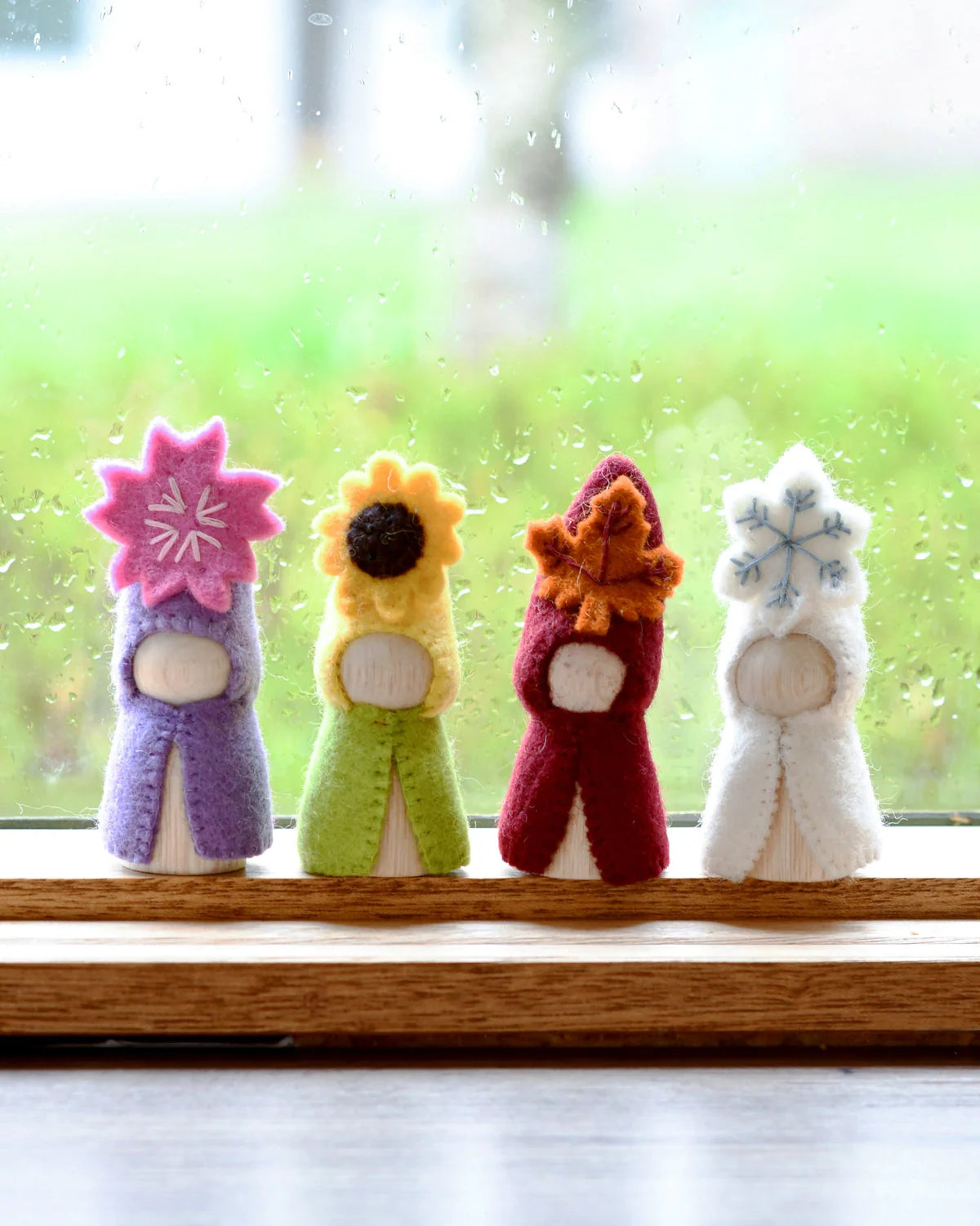 Four Seasons Peg Dolls Set