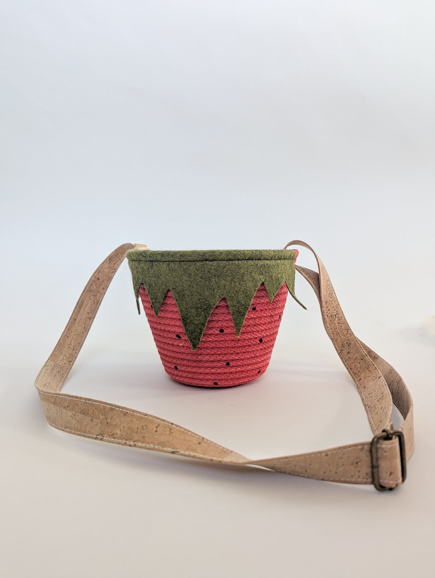 STRAWBERRY COLLECTION Evergreen Mini - Foraging Basket | Hanging Basket