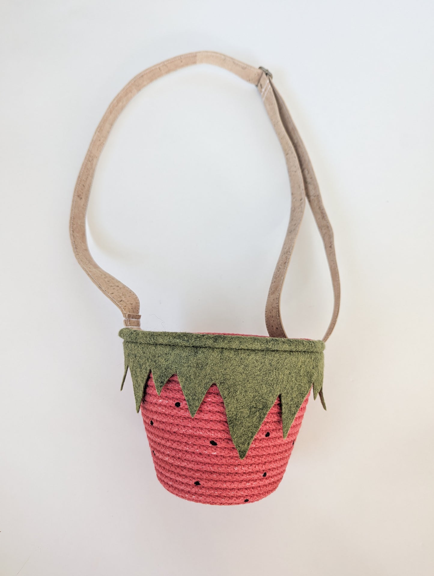 STRAWBERRY COLLECTION Evergreen Mini - Foraging Basket | Hanging Basket