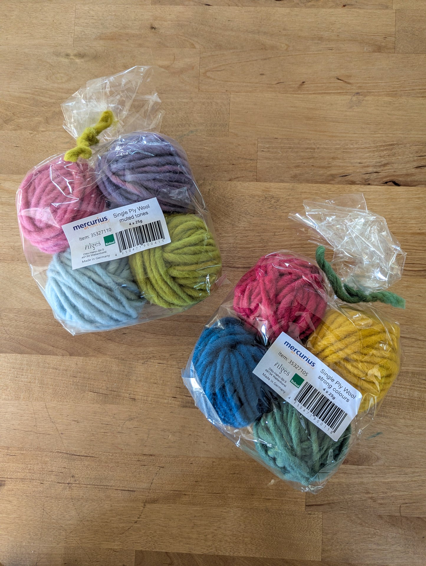 Thick 100% Pure Wool Yarn / 3.53 oz