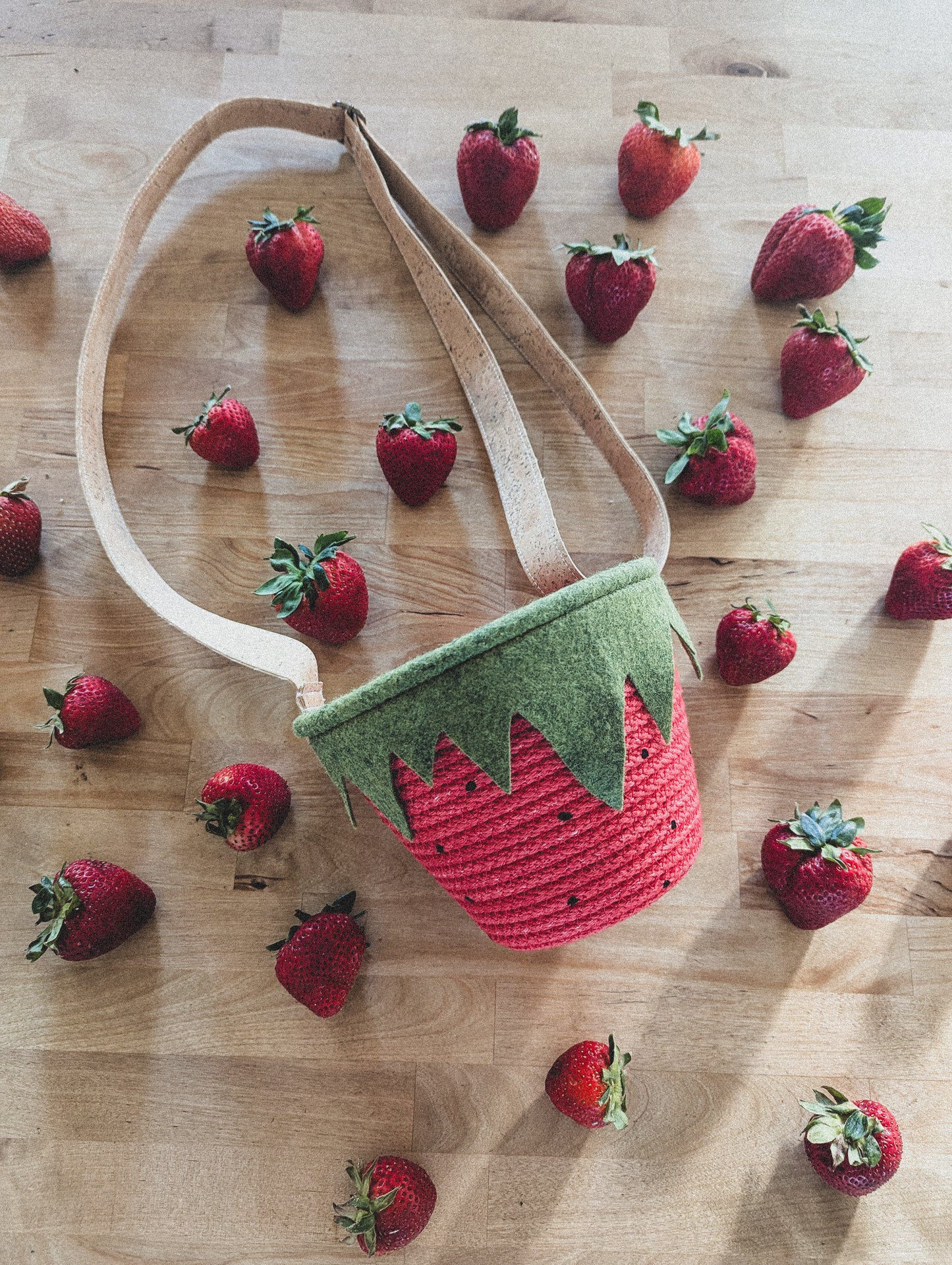 STRAWBERRY COLLECTION Evergreen Mini - Foraging Basket | Hanging Basket