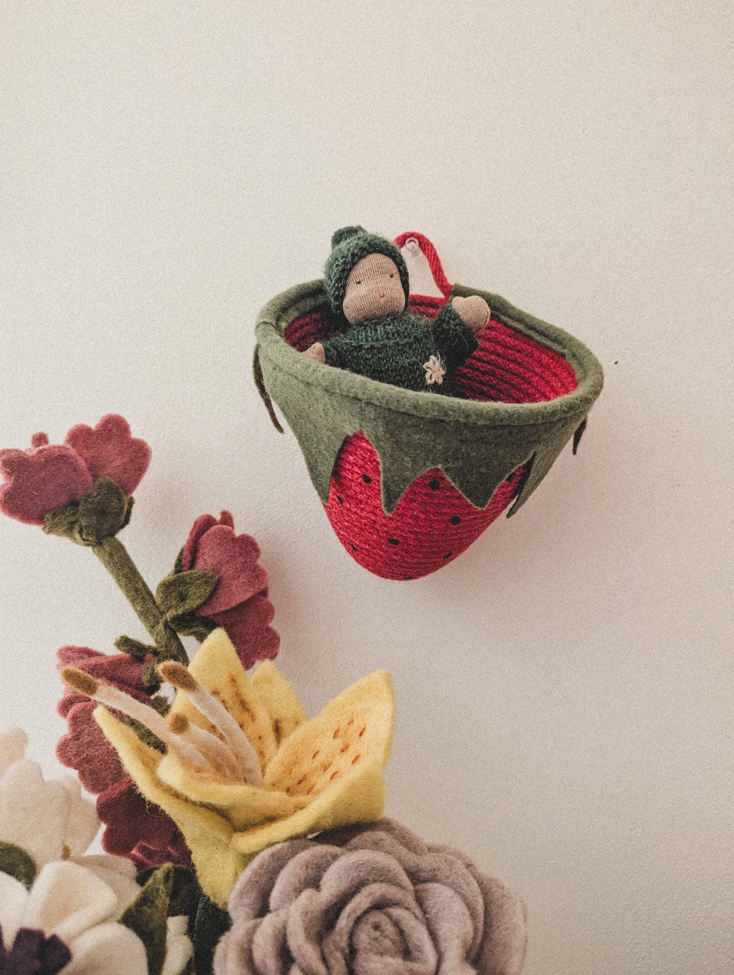 STRAWBERRY COLLECTION Evergreen Mini - Foraging Basket | Hanging Basket