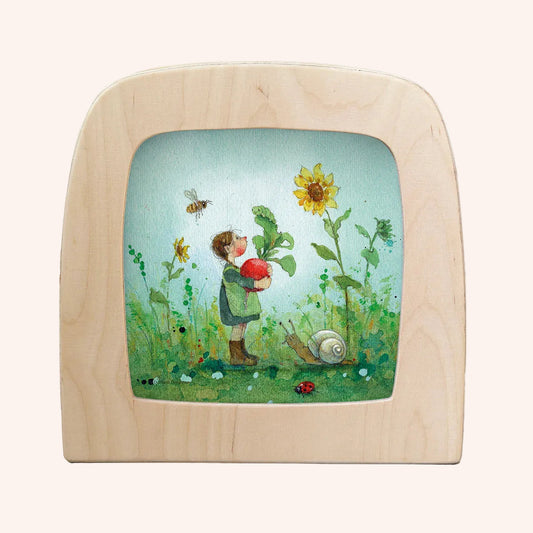 Daniella Dreschler silhouette - Mili Out to Play - Snail