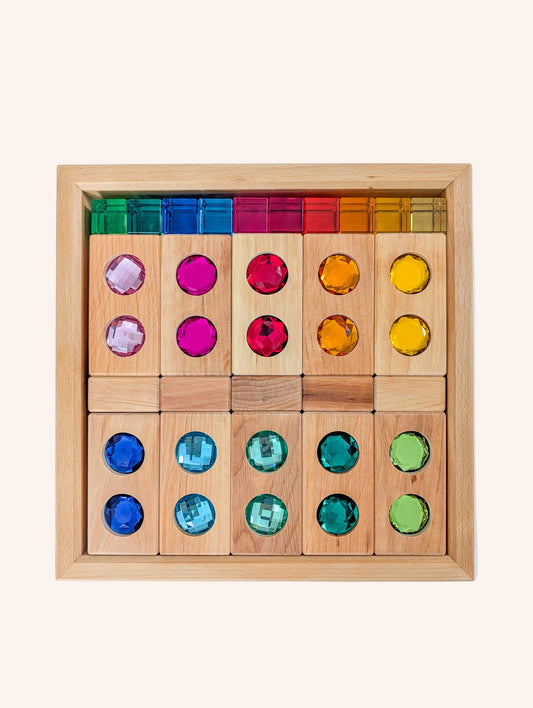 Small Color Track with Lucent Cubes