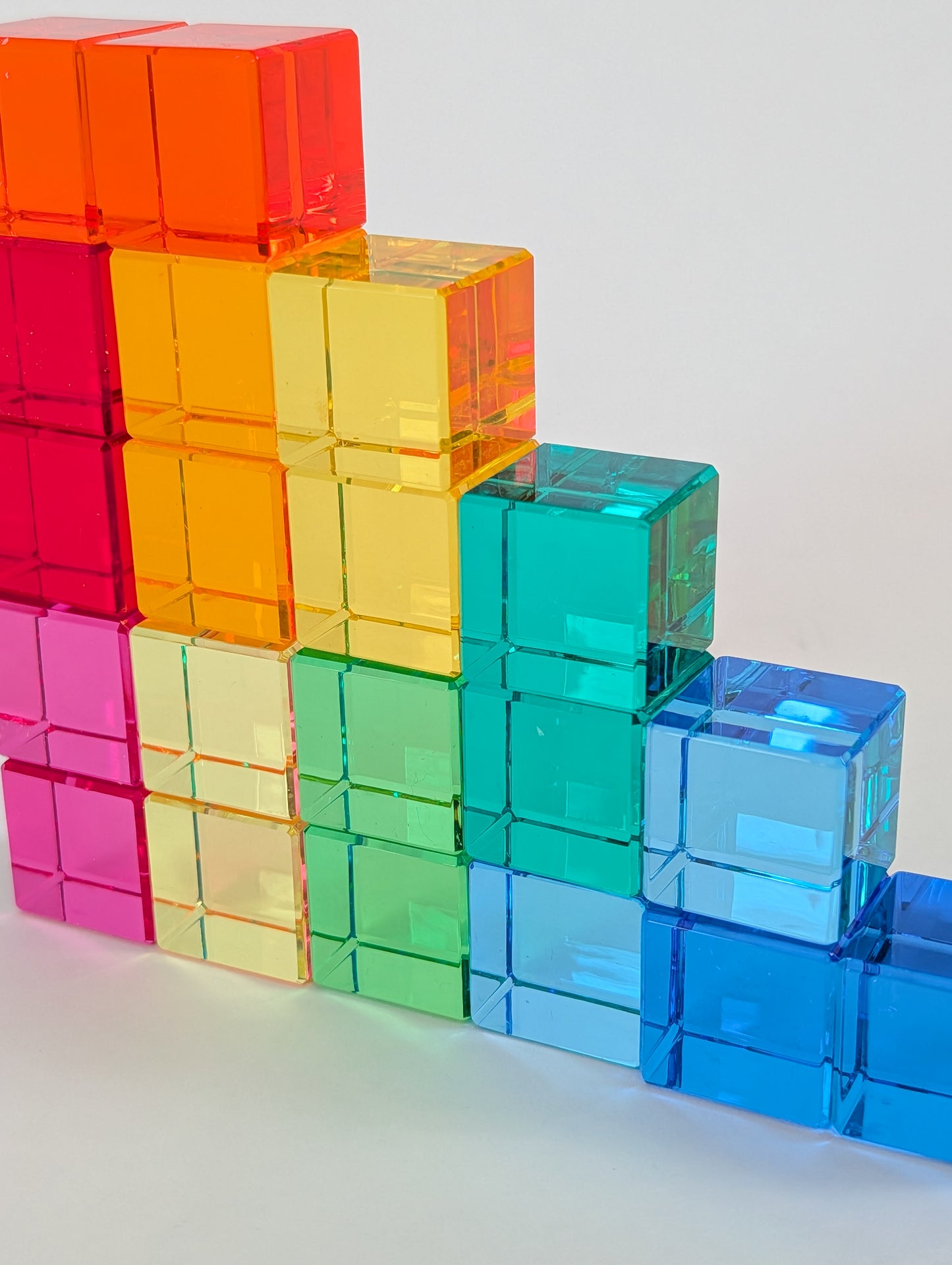 Lucent Cubes